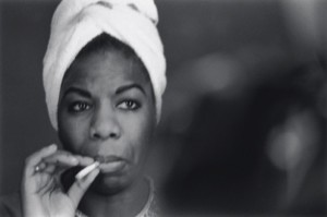 nina-simone smoking